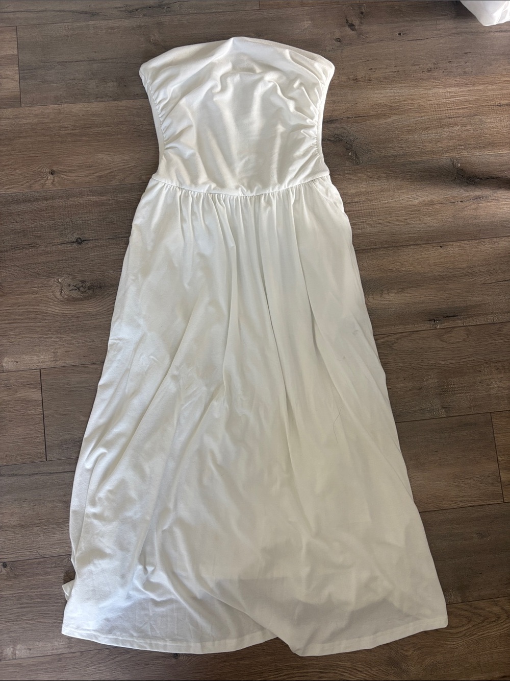 Women’s Strapless White Maxi Dress